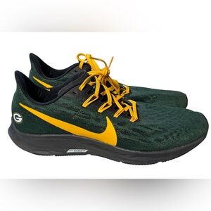 Like new! Green Bay Packers Nike Air Zoom Pegasus 36 Running Shoes - Green/Gold